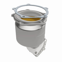Load image into Gallery viewer, MagnaFlow Direct Fit Catalytic Converter 99-05 Hyundai Sonata 2.4L (CA) - 452020