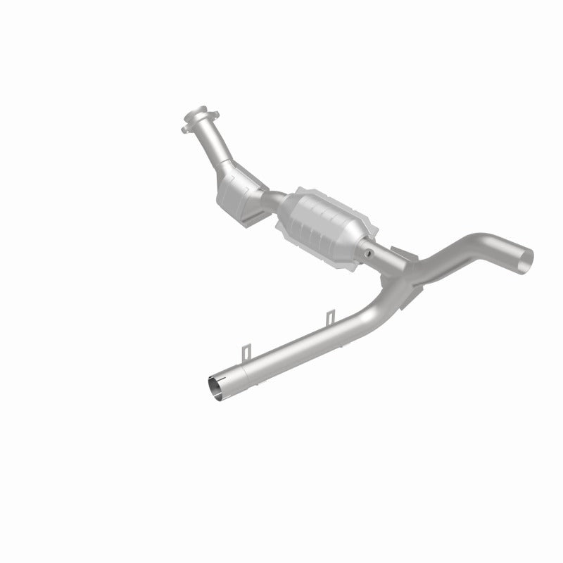 MagnaFlow Direct Fit Catalytic Converter 97-98 Ford F-150 4.6L - 447140