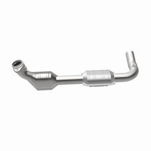 Load image into Gallery viewer, MagnaFlow Direct Fit Catalytic Converter 00-04 Ford E150 4.6L Driver Side - 458001