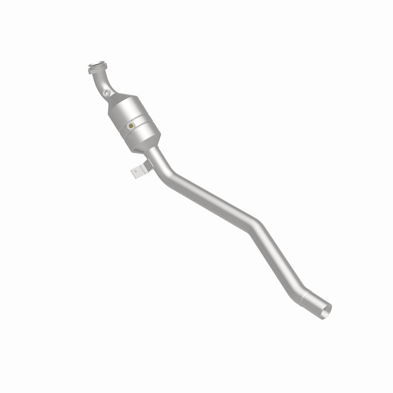 MagnaFlow Direct Fit Catalytic Converter 2006-2011 R350 3.5 L Underbody - 52177