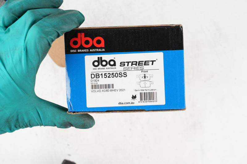 DBA 19-22 Volvo S60 (322mm Front Rotor) Street Series Front Brake Pads - DB15250SS