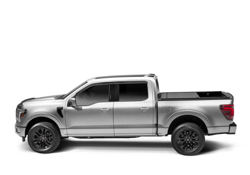 Retrax 22-26 Toyota Tundra CrewMax 5.5ft w/Deck Rail Sys (No Bed Box) RetraxPRO EZ-Off FRC-4000 - R-T-80861