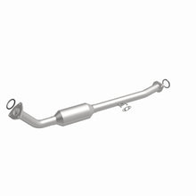 Load image into Gallery viewer, MagnaFlow Direct Fit Catalytic Converter OEM 2001-2004 Toyota Sequoia Underbody - 4551061