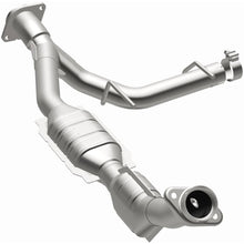 Load image into Gallery viewer, MagnaFlow Direct Fit Catalytic Converter 03-04 Ford Expedition 5.4L V8 Passenger Side - 24414