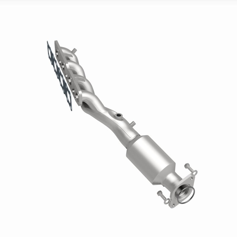 MagnaFlow Direct-Fit SS Catalytic Converter 04-06 Nissan Titan 5.6L V8 (California) - 4451501