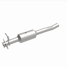 Load image into Gallery viewer, MagnaFlow 16-19 Ford F-650 V10 6.8L Underbody Direct Fit Catalytic Converter - 280445