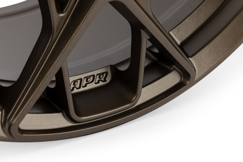 APR A02 Flow Formed 19x8.5 / 5x112 / ET45 / 66.5mm Bore / Bronze Wheel - WHL00039