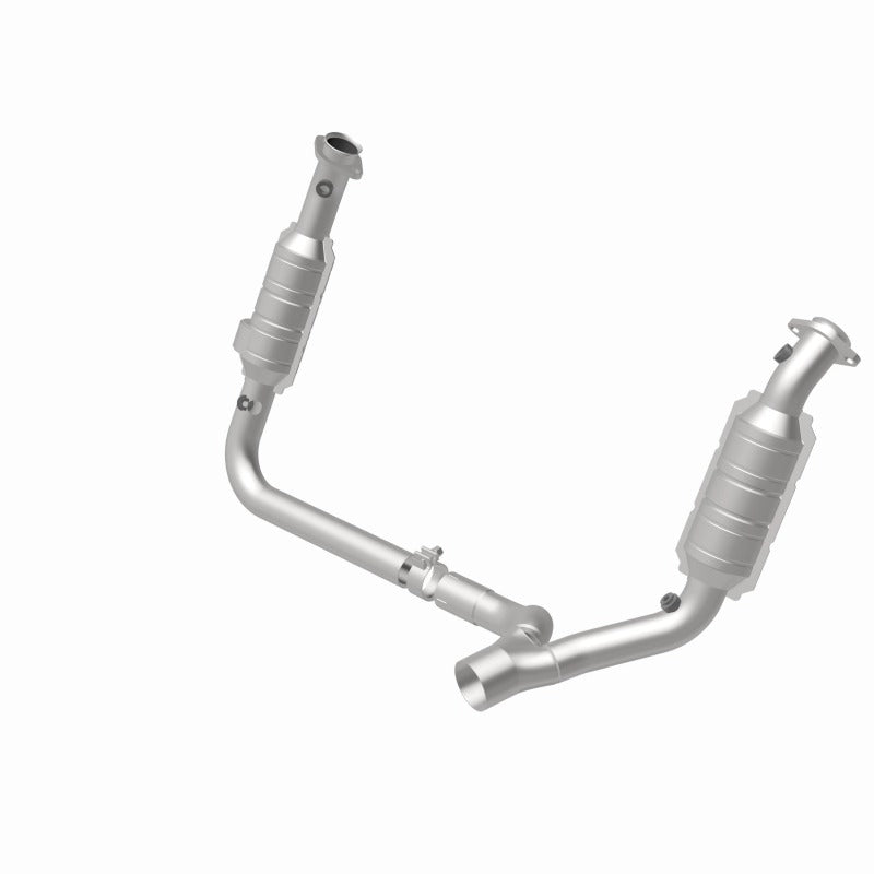 MagnaFlow Direct Fit Catalytic Converter 2006 Dodge RAM 1500 Pickup 5.7L Solid Front Axle - 49711