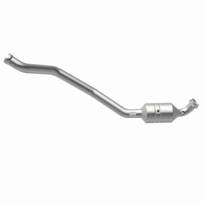 MagnaFlow Direct Fit Catalytic Converter 2006-2011 R350 3.5 L Underbody - 52178