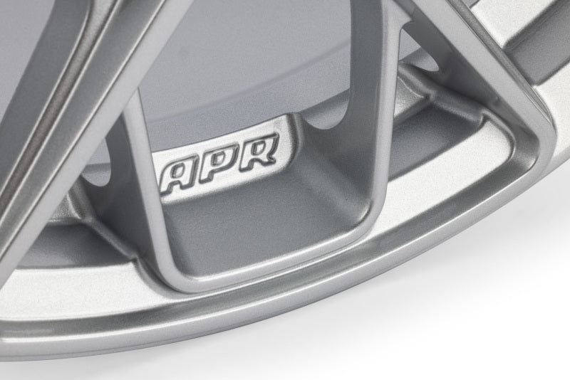 APR A02 Flow Formed 18x8.5 / 5x112 / ET45 / 66.5mm Bore / Silver Wheel - WHL00022