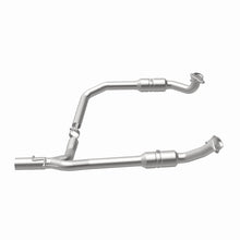 Load image into Gallery viewer, MagnaFlow 09-14 Ford E-150 California Grade CARB Compliant Direct-Fit Catalytic Converter - 5551294