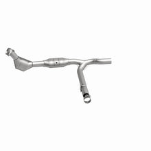 Load image into Gallery viewer, MagnaFlow Direct Fit Catalytic Converter 99-00 Ford F-150 4.6L - 447138