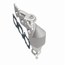 Load image into Gallery viewer, Magnaflow 07-10 Kia Sedona 3.8L California Grade CARB Compliant DF Manifold Catalytic Converter - 5582685