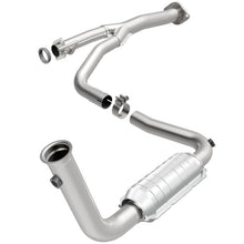 Load image into Gallery viewer, MagnaFlow Direct Fit Catalytic Converter 2004 Liberty D/S frt - 93382