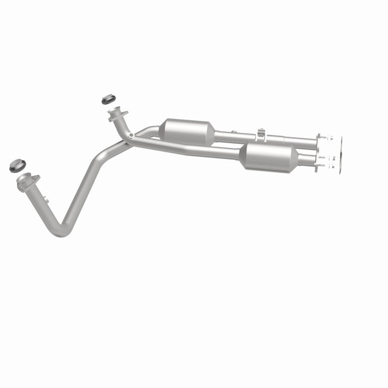 MagnaFlow Direct Fit Catalytic Converter California Grade 96-00 GM Tahoe/Yukon/Escalade 5.7L - 4451453