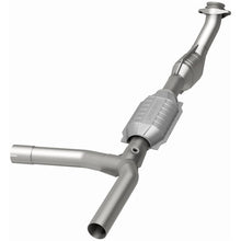 Load image into Gallery viewer, MagnaFlow Direct Fit Catalytic Converter 97-99 E-150/250 4.6L P/S - 93391
