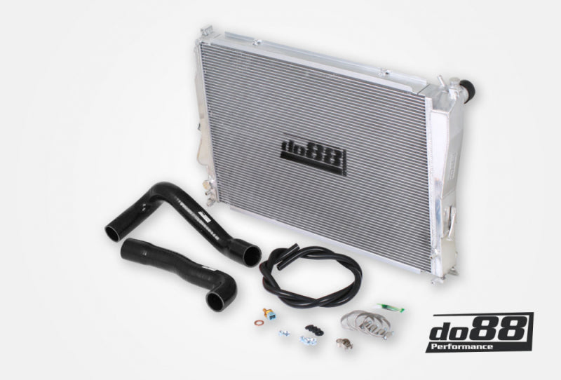 do88 00-06 BMW M3 (E46) Aluminum Radiator w/Black Hoses - WC-310-S
