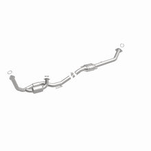 Load image into Gallery viewer, MagnaFlow 98-00 Sienna V6 3 OEM Underbody Direct Fit Converter - 52457