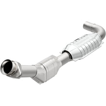 Load image into Gallery viewer, MagnaFlow Direct Fit Catalytic Converter 99-00 Ford F-150 4.2L 2WD D/S - 93392