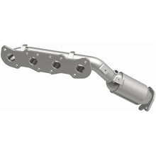 Load image into Gallery viewer, MagnaFlow Direct Fit Catalytic Converter 12-16 Hyundai Equus V8 5 OEM Manifold - 22-093