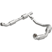 Load image into Gallery viewer, MagnaFlow 05-08 Ford E-350 Super Duty 5.4L Direct Fit Converter - 5582439
