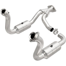 Load image into Gallery viewer, MagnaFlow DF Cat Conv 08-10 Ford F-250/F-250 SD/F-350/F-350 SD 5.4L/6.8L/F-450 SD 6.8L Y-Pipe Assy - 51760
