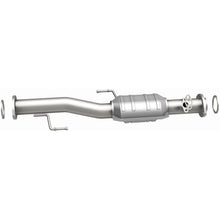 Load image into Gallery viewer, MagnaFlow Direct Fit Catalytic Converter 99-02 4Runner 3.4L rear OEM - 49579