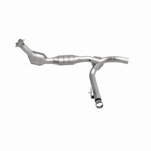 Load image into Gallery viewer, MagnaFlow Direct Fit Catalytic Converter 01 Ford F150 5.4L - 23016