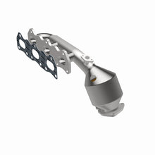 Load image into Gallery viewer, MagnaFlow Direct Fit Catalytic Converter 00 Suzuki Grand Vitara 2.5L - 49051