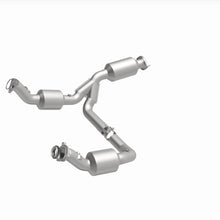 Load image into Gallery viewer, MagnaFlow 2021 Chevrolet Express 2500 4.3L Underbody Direct-Fit Catalytic Converter - 280429