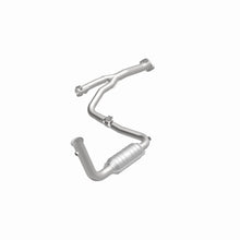 Load image into Gallery viewer, MagnaFlow Direct Fit Catalytic Converter 2004 Liberty D/S frt OEM - 49582