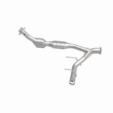 Load image into Gallery viewer, MagnaFlow Direct Fit Catalytic Converter 03-04 Ford Expedition 5.4L V8 Passenger Side - 24414
