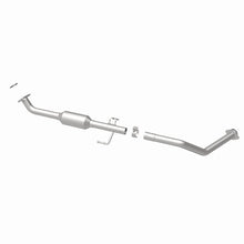Load image into Gallery viewer, MagnaFlow Direct Fit Catalytic Converter OEM 2001-2004 Toyota Sequoia Underbody - 4551060