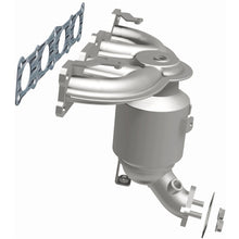 Load image into Gallery viewer, MagnaFlow Direct Fit Catalytic Converter 13-16 Hyundai Santa Fe Sport 2.4L Manifold - 52775