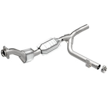 Load image into Gallery viewer, MagnaFlow Direct Fit Catalytic Converter 99 Ford F-150 4.6L - 23082