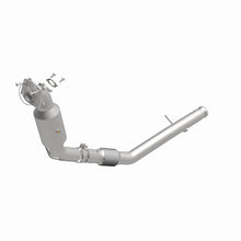 Load image into Gallery viewer, MagnaFlow 18-23 Jeep Wrangler OEM Grade Federal / EPA Compliant Direct-Fit Catalytic Converter - 21-958