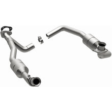 Load image into Gallery viewer, MagnaFlow Direct Fit Catalytic Converter 00-03 Ford E150 5.4L - 51378