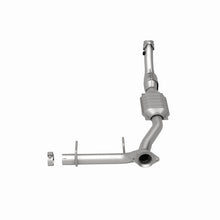 Load image into Gallery viewer, MagnaFlow Direct Fit Catalytic Converter 03 Lincoln Navigator 5.4L - 51081