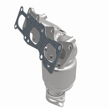 Load image into Gallery viewer, Magnaflow 07-10 Kia Sedona 3.8L California Grade CARB Compliant DF Manifold Catalytic Converter - 5582855