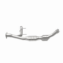 Load image into Gallery viewer, MagnaFlow Direct Fit Catalytic Converter 03-04 Ford Expedition 5.4L V8 Passenger Side - 24414