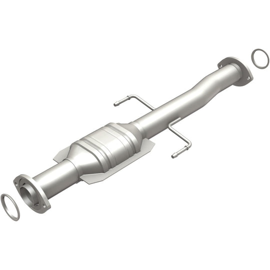 MagnaFlow Direct Fit Catalytic Converter 01-04 Toyota Tacoma 2.4L Rear - 51453