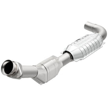 Load image into Gallery viewer, MagnaFlow Direct Fit Catalytic Converter 99-00 Ford F-150 4.2L 50S - 447141