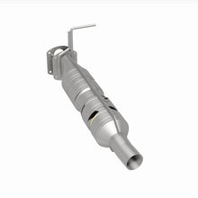 Load image into Gallery viewer, MagnaFlow 09-17 Ford F53 V10 6.8L Underbody Direct Fit Catalytic Converter - 280436