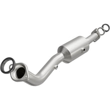 Load image into Gallery viewer, MagnaFlow Direct Fit Converter 03-11 Honda Element 2.4L Underbody - 5461990