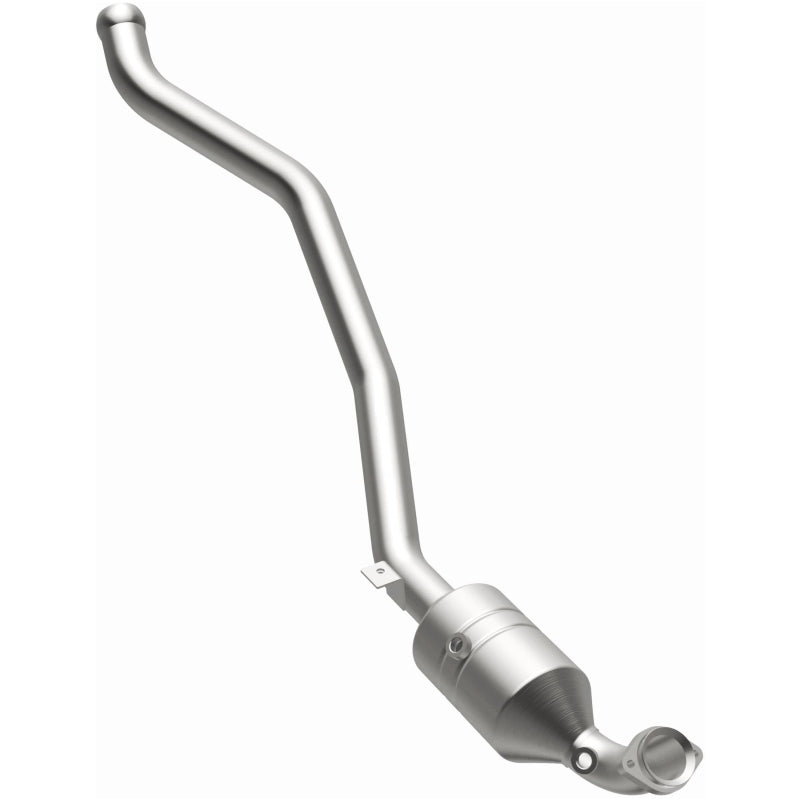 MagnaFlow Direct Fit Catalytic Converter 2006-2011 R350 3.5 L Underbody - 52178