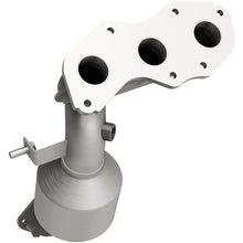 Load image into Gallery viewer, MagnaFlow Direct Fit Catalytic Converter 07-09 Toyota Sienna 3.5L - 51822
