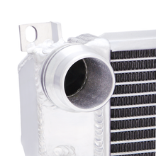 Load image into Gallery viewer, Mishimoto 99-06 BMW 323i/323i/328i/330i Performance Aluminum Radiator - MMRAD-E46-323