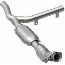 Load image into Gallery viewer, MagnaFlow Direct Fit Catalytic Converter 01-04 Ford F-150 4.2L 2wd - 93122