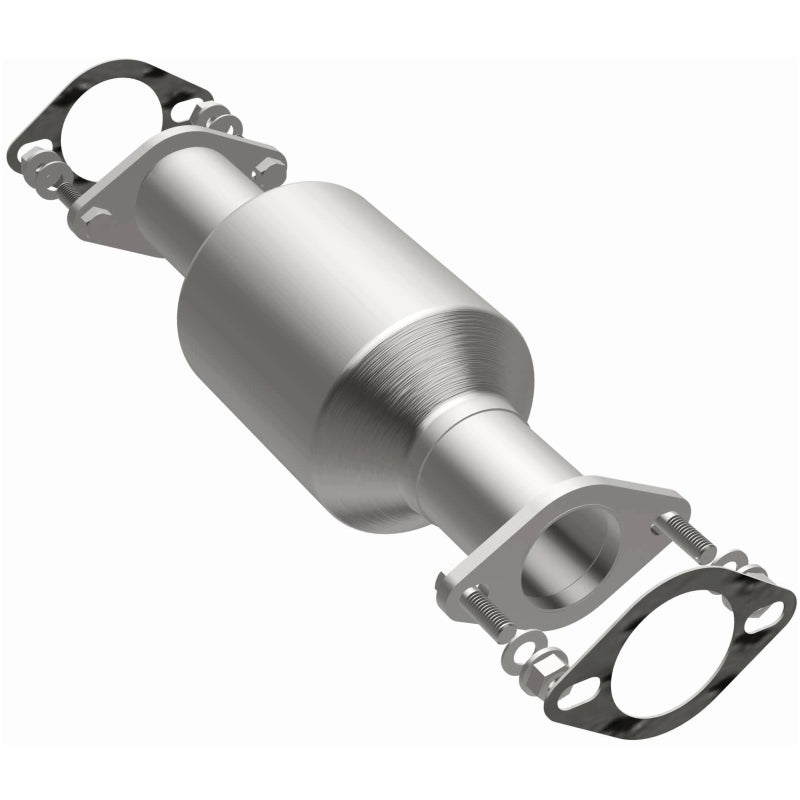 MagnaFlow Direct Fit Catalytic Converter 03-06 Kia Sorento 3.5L rear - 49924
