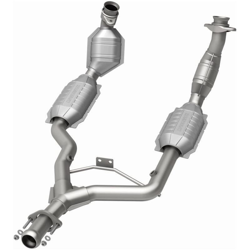 MagnaFlow Direct Fit Catalytic Converter 96-98 Ford Mustang 3.8L - 93344